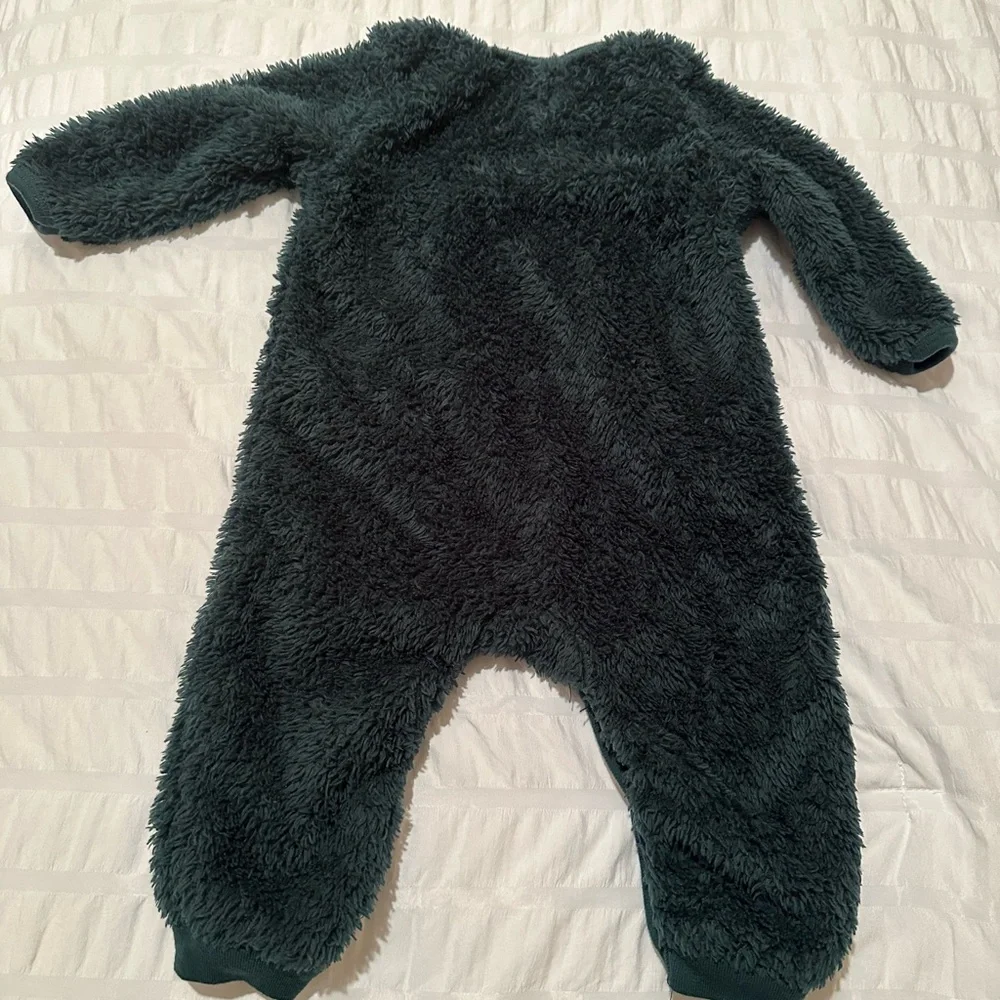 💥 $5 if bundled - 3 - 6 month BABY GEAR Fuzzy Winter Body Suit Super Soft